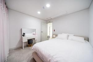 Ulsan You and Dodong Gil Dokchae Pension