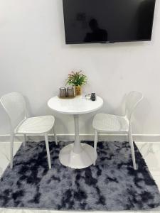 1BR Apt near Bui Vien Balcony & Washer 25