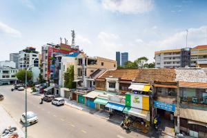 1BR Apt near Bui Vien Balcony & Washer 25