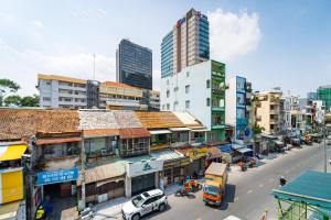 1BR Apt near Bui Vien Balcony & Washer 25