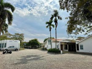 Hotel Campestre Serrania de Manacacias