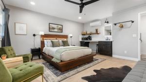 The Whitney- Sequoia Motel RM7