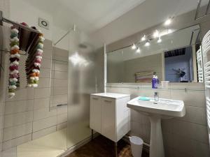 Appartement 5 pers. avec terrasse vue mer, à 50m plage - FR-1-837-35