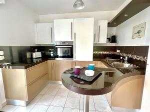 Appartements Confortable T2 Residence Calme avec Balcons et Parking - FR-1-479-233 : photos des chambres