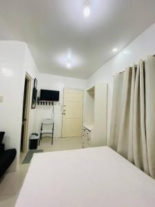Fully Furnished Studio Type Room with Parking Near Splash Island, Enchanted Kingdom, and Southwoods for Rent Can be long term or short term