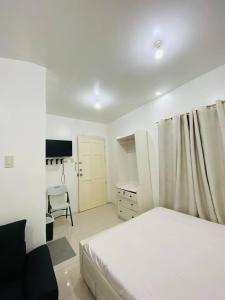 Fully Furnished Studio Type Room with Parking Near Splash Island, Enchanted Kingdom, and Southwoods for Rent Can be long term or short term