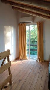 Cabaña de descanso junto al río Atuel