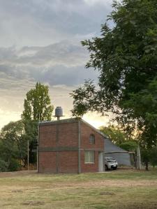 Cabaña de descanso junto al río Atuel