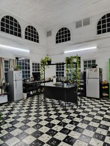 Vintage and Colonial House - 7min from Airport