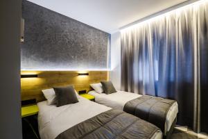 Air Hotel