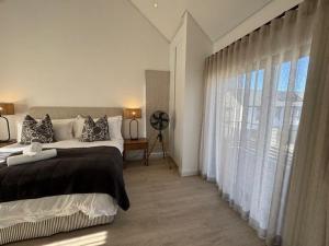 Boardwalk Hideaway 27 - Luxe 3BD w Pool