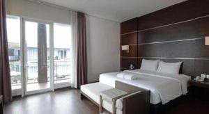 DSeason Premiere Hotel