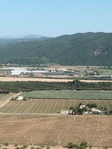 Villas Les Bulles de Montfort - WiFi - Parking gratuit & Cuisine : photos des chambres