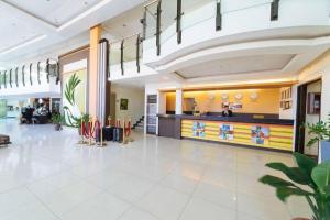 The Ritz Hotel at Garden Oases (Multiple-Use Hotel)