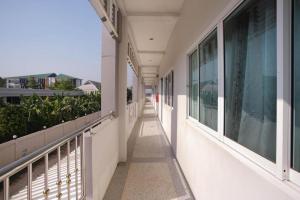 OYO 75394 Sakthong Grand Hotel