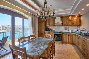 Seafront Luxury Apartment