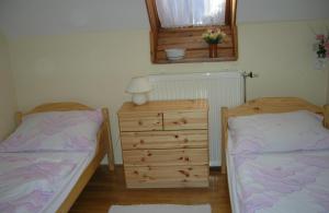 Twin Room with Shared Bathroom room in Dombai Apartman