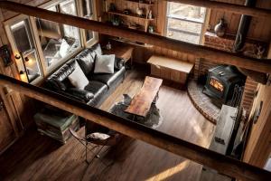 Spectacular Lofted Cabin with Screened Porch, BBQ, and Fire Pit in West Virginia