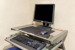 Super 8 By Wyndham FranklinMiddletown Area