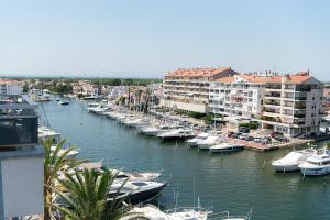 WELCS APARTAMENTO 264 EMP con vistas al canal