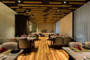 OPO VERTU Premium Delhi Aerocity FREE Airport Pick Up or Drop