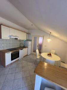 Apartment in Bol with sea view, terrace, air conditioning, WiFi 3739-1