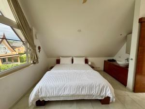 Siam Royal View Beachfront Villa by PSR