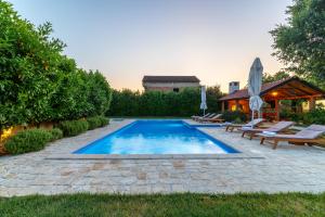 Villa Lavandis with Jacuzzi and 50m2 Pool