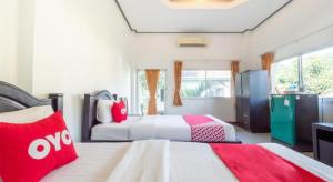 OYO 918 Kachapol Hotel