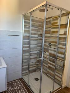 HOUSE on sunday SOLE