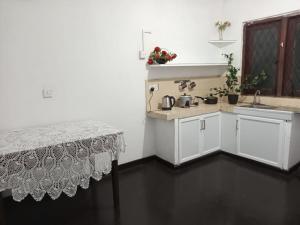 Kandyan Grey