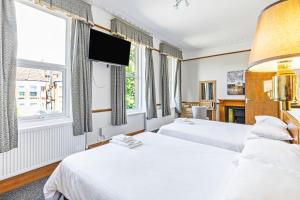 Family Room (5 Adults) room in Heatherbank Guest House