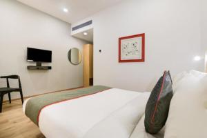 RROOMS Hotel Awadh Airport Hotel