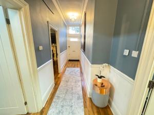 Family Four Bedroom House walk from Hyde Park