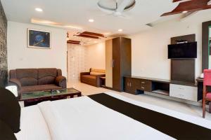 Collection O Bada Chauraha Metro Station Kanpur