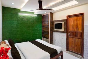 Collection O Bada Chauraha Metro Station Kanpur