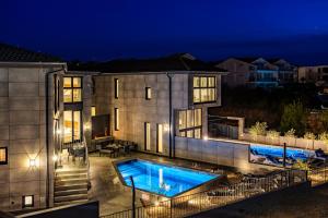 Villa Signature with heated pool