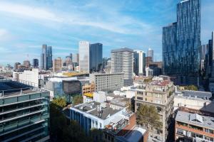Heart of Mel CBD Top Level View QV Mel Central 1BR