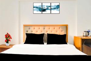 Collection O Pune Sant Nagar Wagholi Road Bus Station