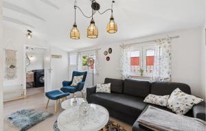 Amazing Home In Winsen, Aller With Wifi