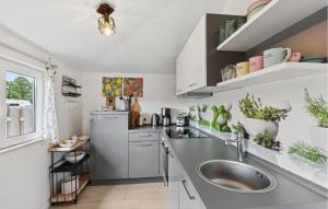 Amazing Home In Winsen, Aller With Wifi