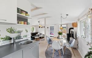 Amazing Home In Winsen, Aller With Wifi