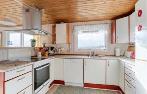 2 Bedroom Beautiful Home In Juelsminde