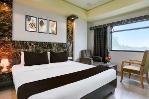 Townhouse Oak Gujarat Ganesh Chowkdi Bus Station