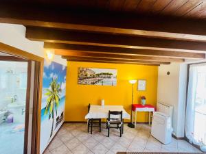 Desenzano Central Apartment with balcony