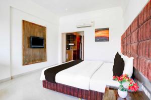 Townhouse Golden Bridge Bharuch