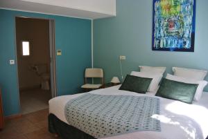 Hotels Logis Hotel Restaurant Le Clos des Capitelles : photos des chambres