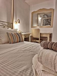 Karnagio - Traditional Seafront House