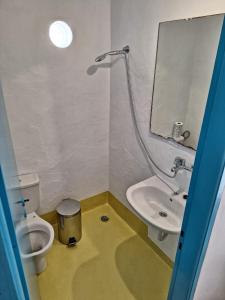 Karnagio - Traditional Seafront House