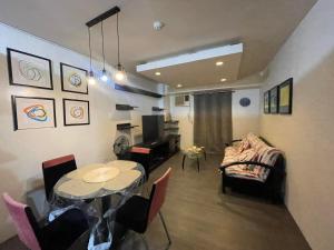 Studio Condominium by Koteniko